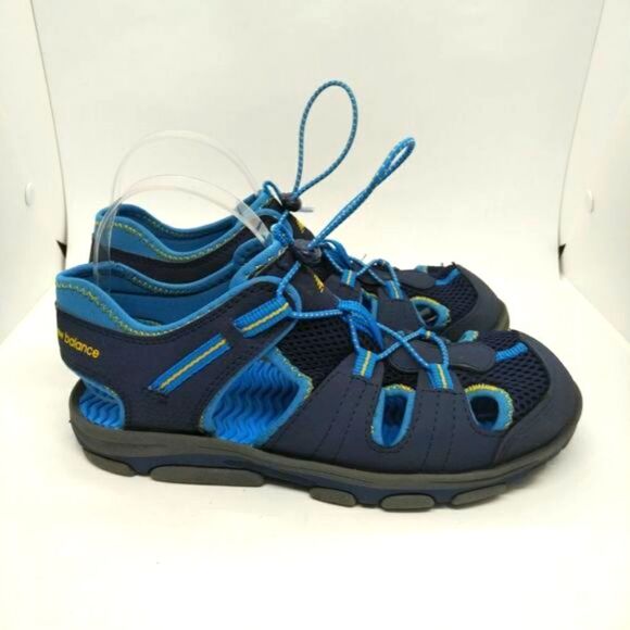 New Balance Adirondack‎ Sandals Youth Size 5 Blue Grey Outdoors Cushioned - Picture 1 of 8